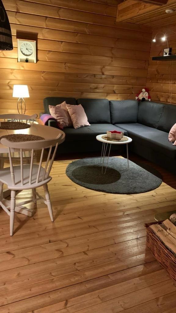 Villa Yllaestoelli 2 A, Aekaeslompolo Kolari Esterno foto